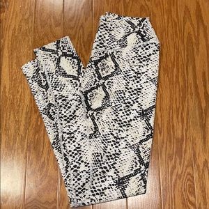 Ascend Python leggings